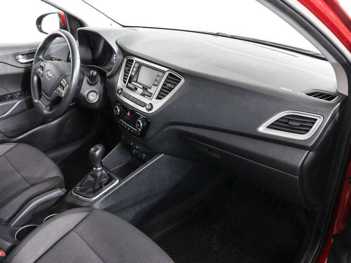 Купить Hyundai Solaris, 2019, 42 300 км, фото №6