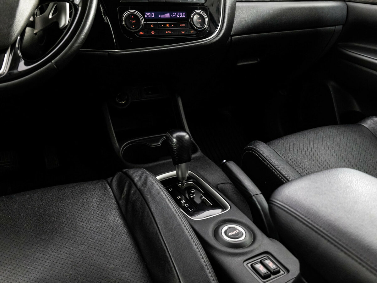Купить Mitsubishi Outlander III Рестайлинг 2, 2015, 245 490 км, фото №10