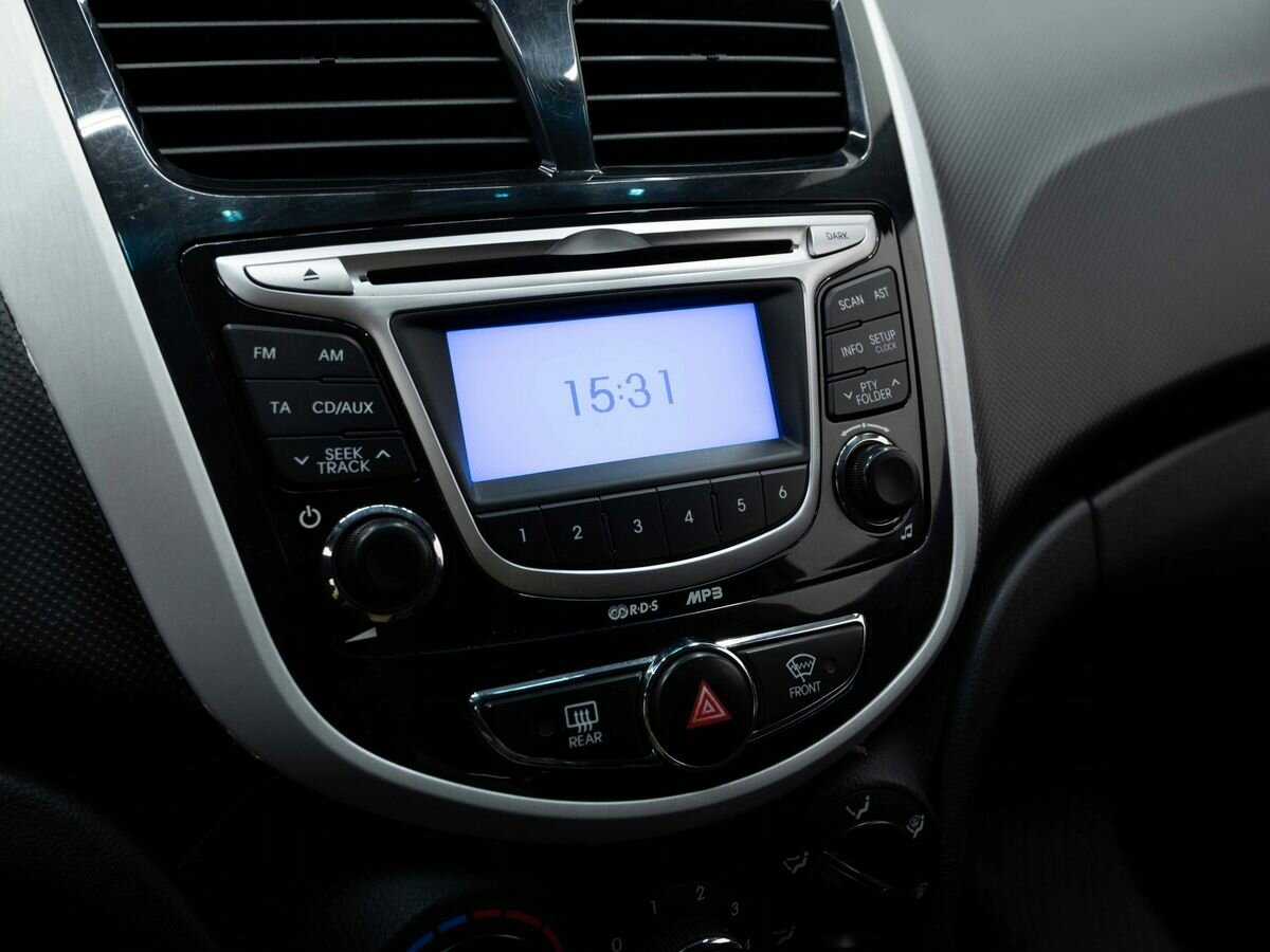 Купить Hyundai Solaris, 2012, 243 000 км, фото №19