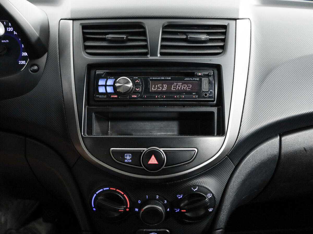 Купить Hyundai Solaris, 2014, 259 937 км, фото №13