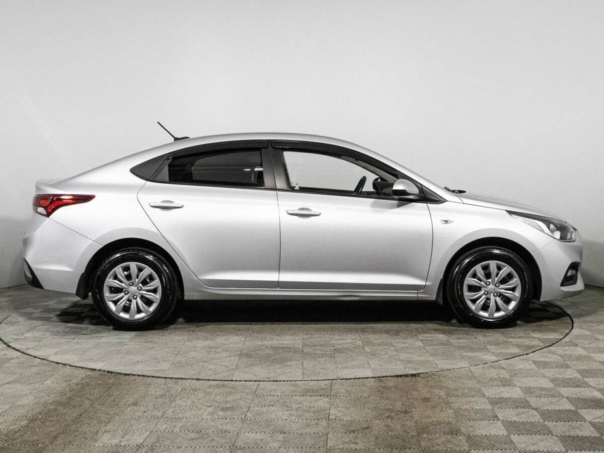 Купить Hyundai Solaris, 2017, 108 500 км, фото №4