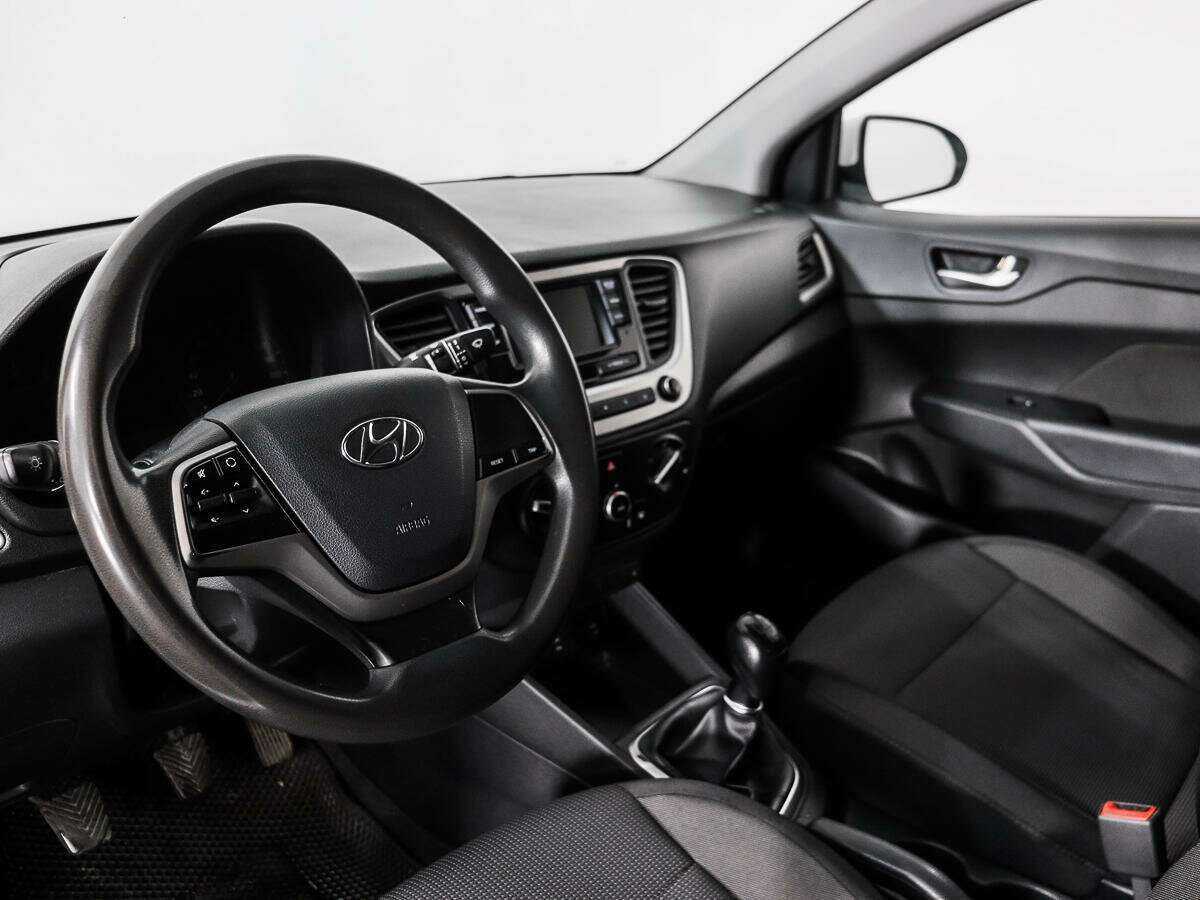 Купить Hyundai Solaris, 2019, 146 826 км, фото №9