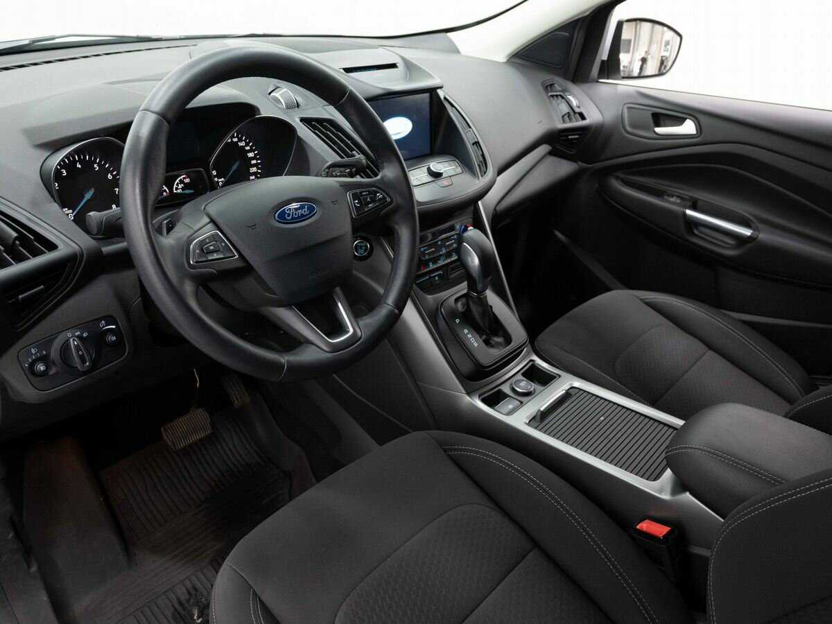 Купить Ford Kuga, 2017, 49 000 км, фото №9
