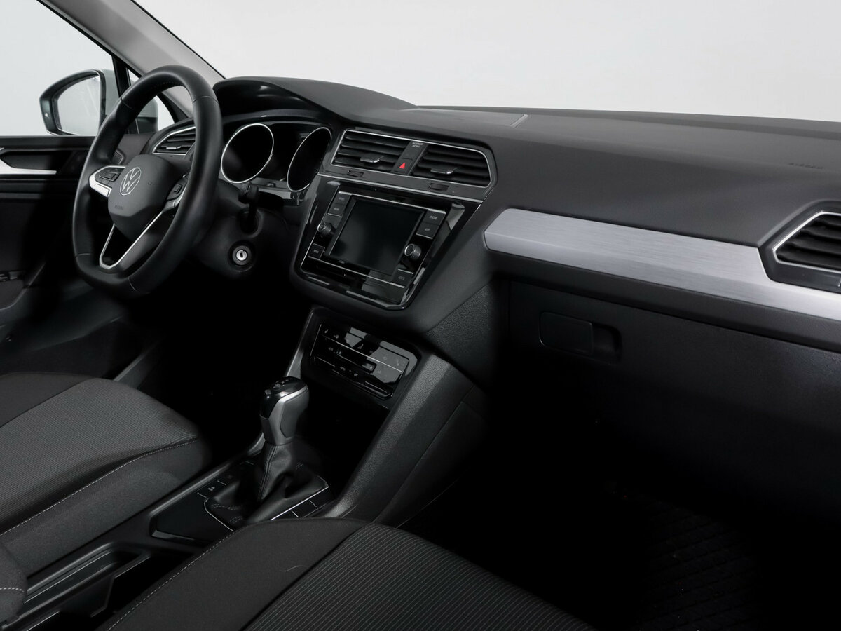 Купить Volkswagen Tiguan II Рестайлинг, 2021, 8 100 км, фото №9