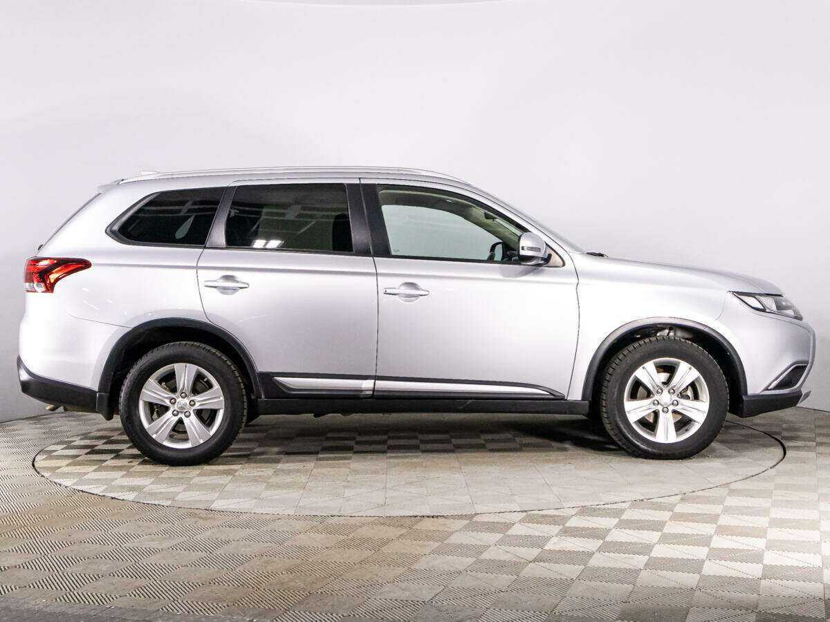 Купить Mitsubishi Outlander, 2017, 75 290 км, фото №4