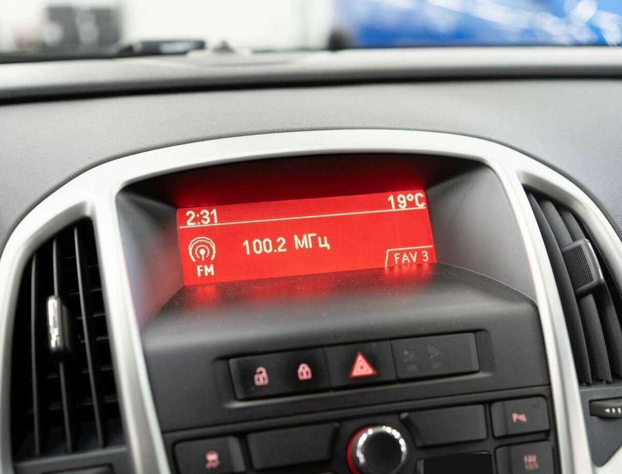 Купить Opel Astra GTC, 2012, 151 000 км, фото №9