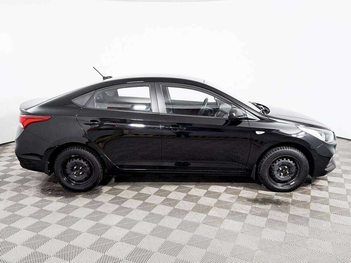 Купить Hyundai Solaris, 2018, 12 905 км, фото №4