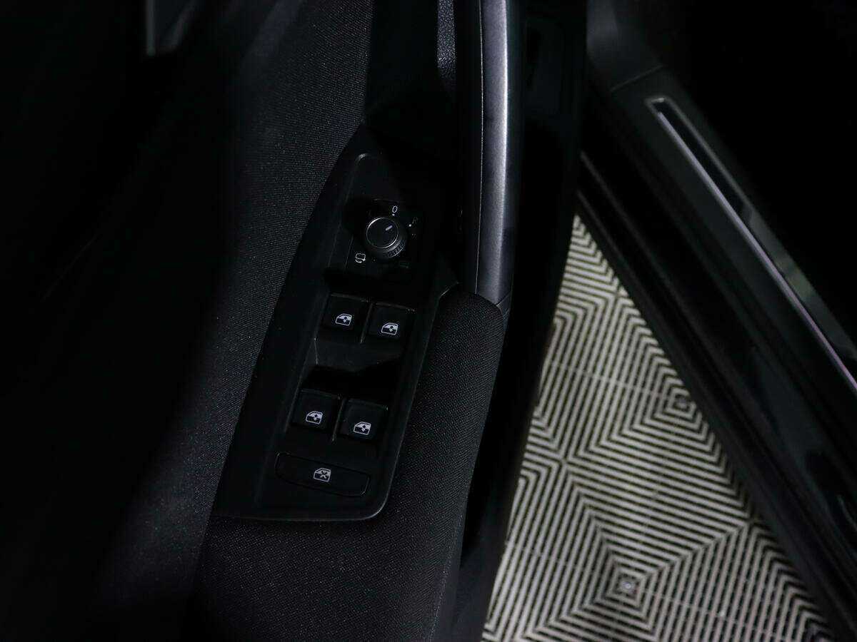 Купить Volkswagen Tiguan, 2018, 101 360 км, фото №14