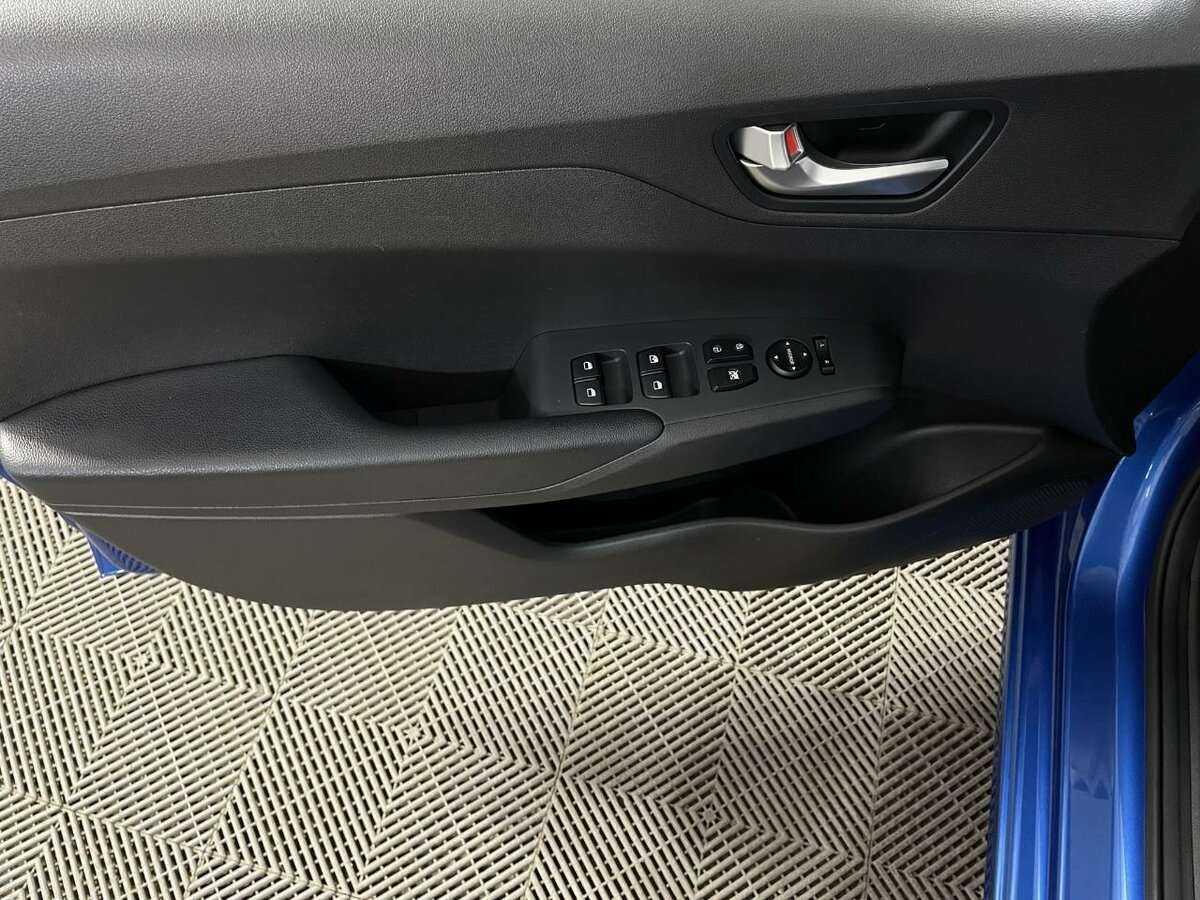 Купить Hyundai Solaris, 2021, 92 203 км, фото №6