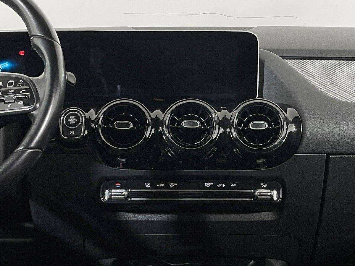 Купить Mercedes-Benz B-Класс 180, 2018, 90 250 км, фото №12