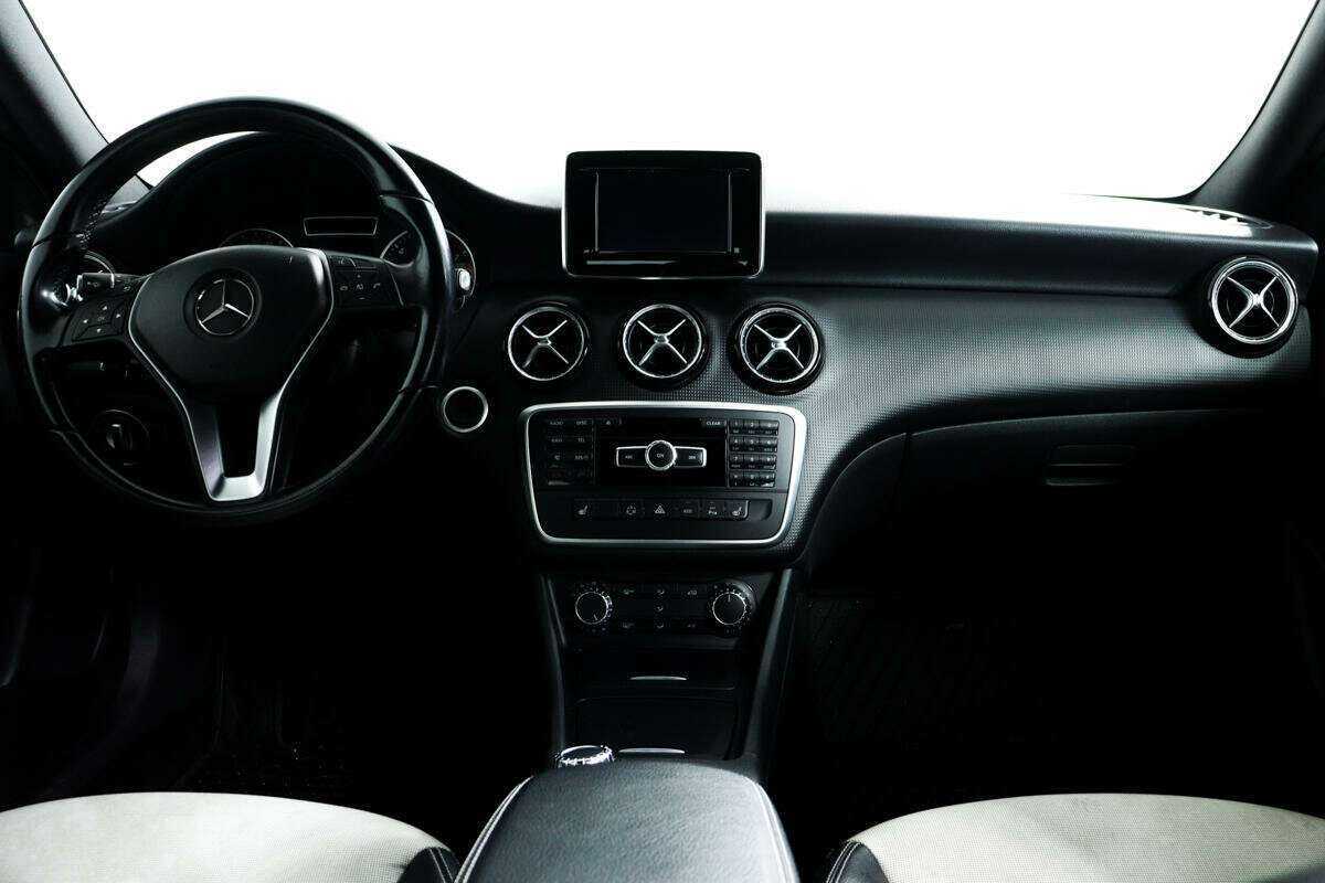 Купить Mercedes-Benz A-Класс 180, 2013, 138 350 км, фото №11