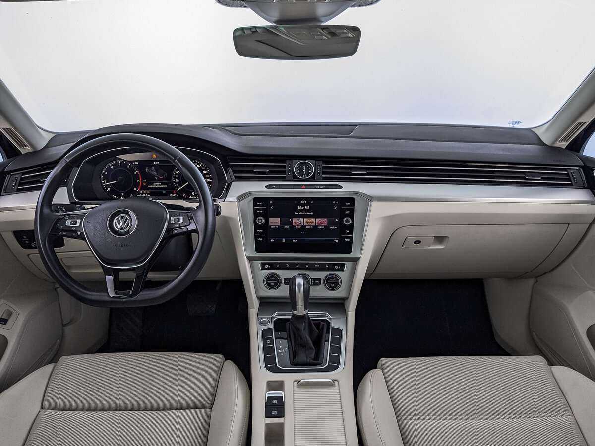 Купить Volkswagen Passat, 2018, 44 409 км, фото №10