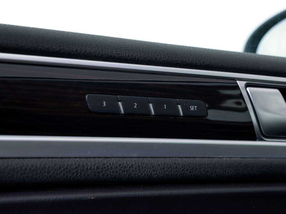 Купить Volkswagen Touareg, 2016, 216 767 км, фото №13