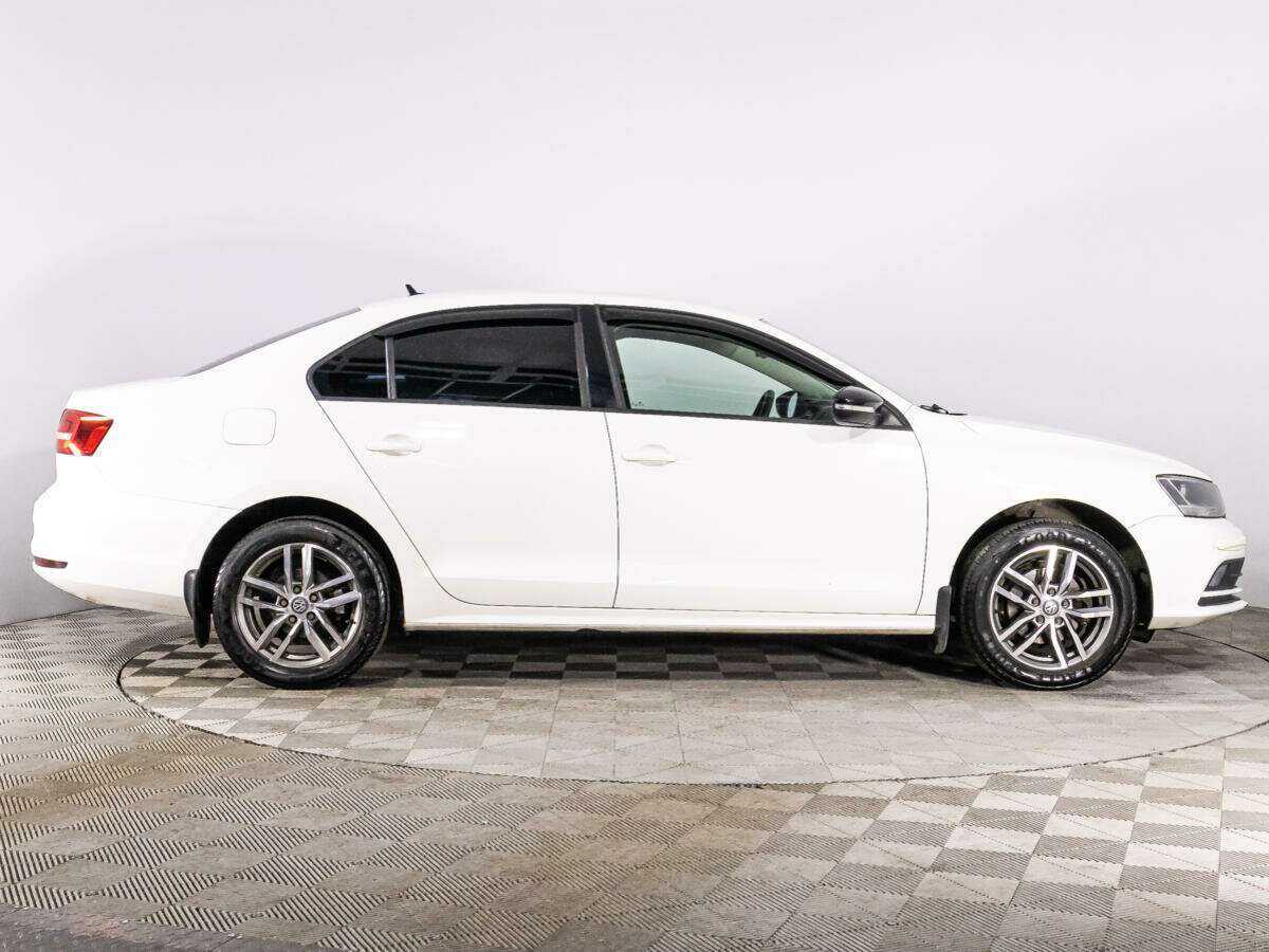 Купить Volkswagen Jetta, 2015, 143 848 км, фото №4