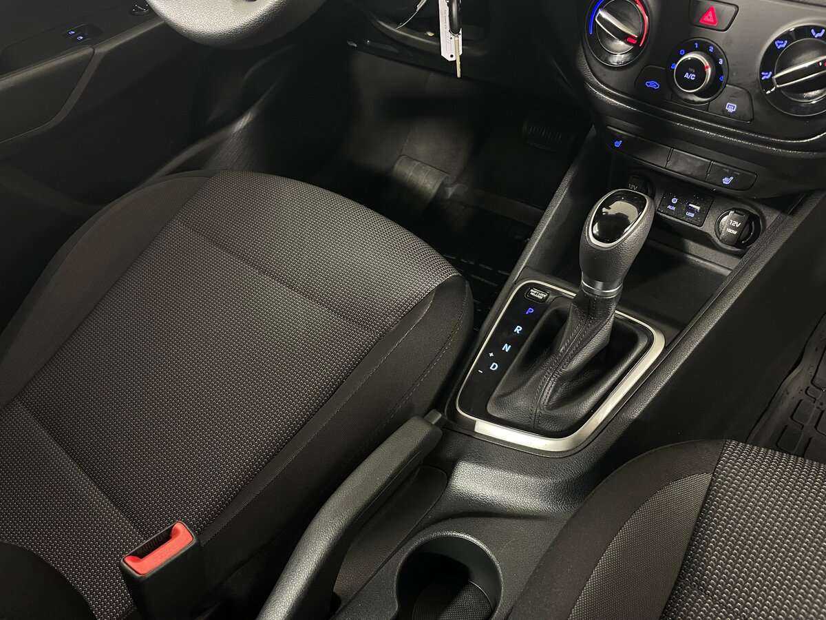 Купить Hyundai Solaris, 2017, 65 000 км, фото №16