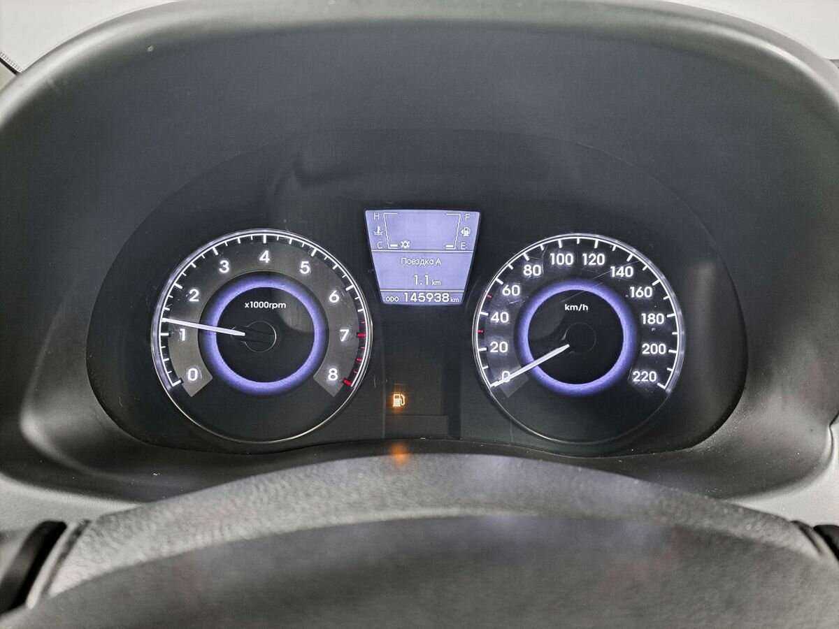 Купить Hyundai Solaris, 2012, 146 000 км, фото №9