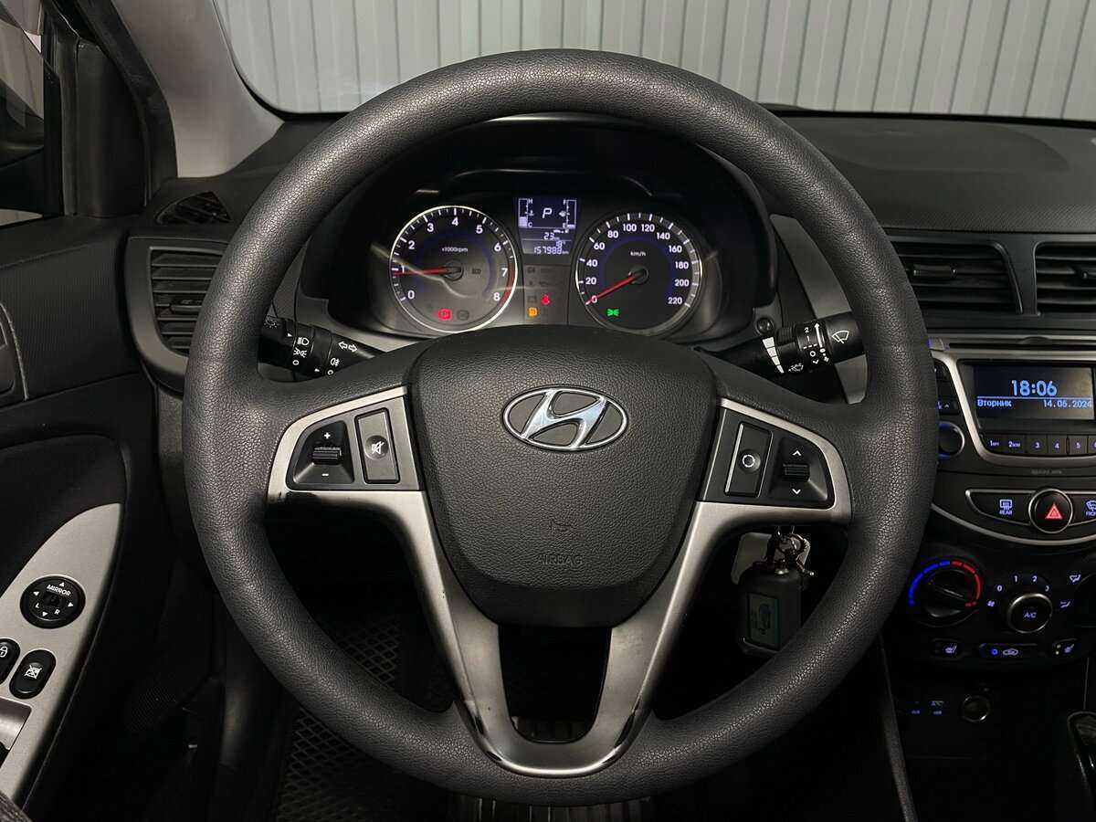 Купить Hyundai Solaris, 2016, 157 979 км, фото №10