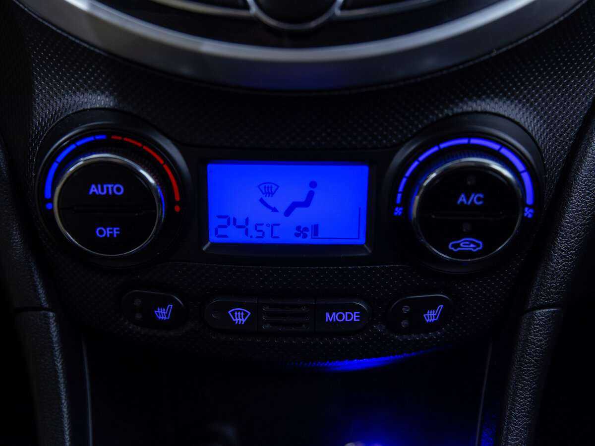 Купить Hyundai Solaris, 2012, 132 942 км, фото №17