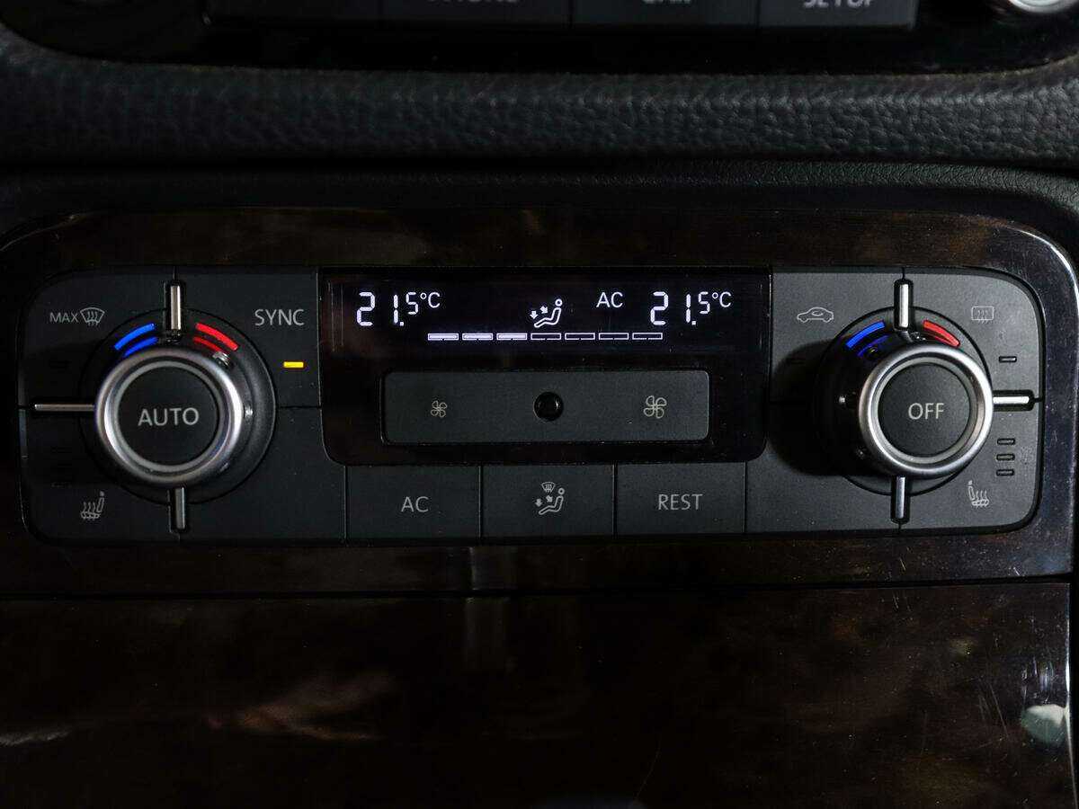 Купить Volkswagen Touareg, 2012, 200 985 км, фото №25