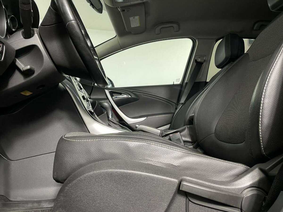 Купить Opel Astra, 2012, 203 027 км, фото №10