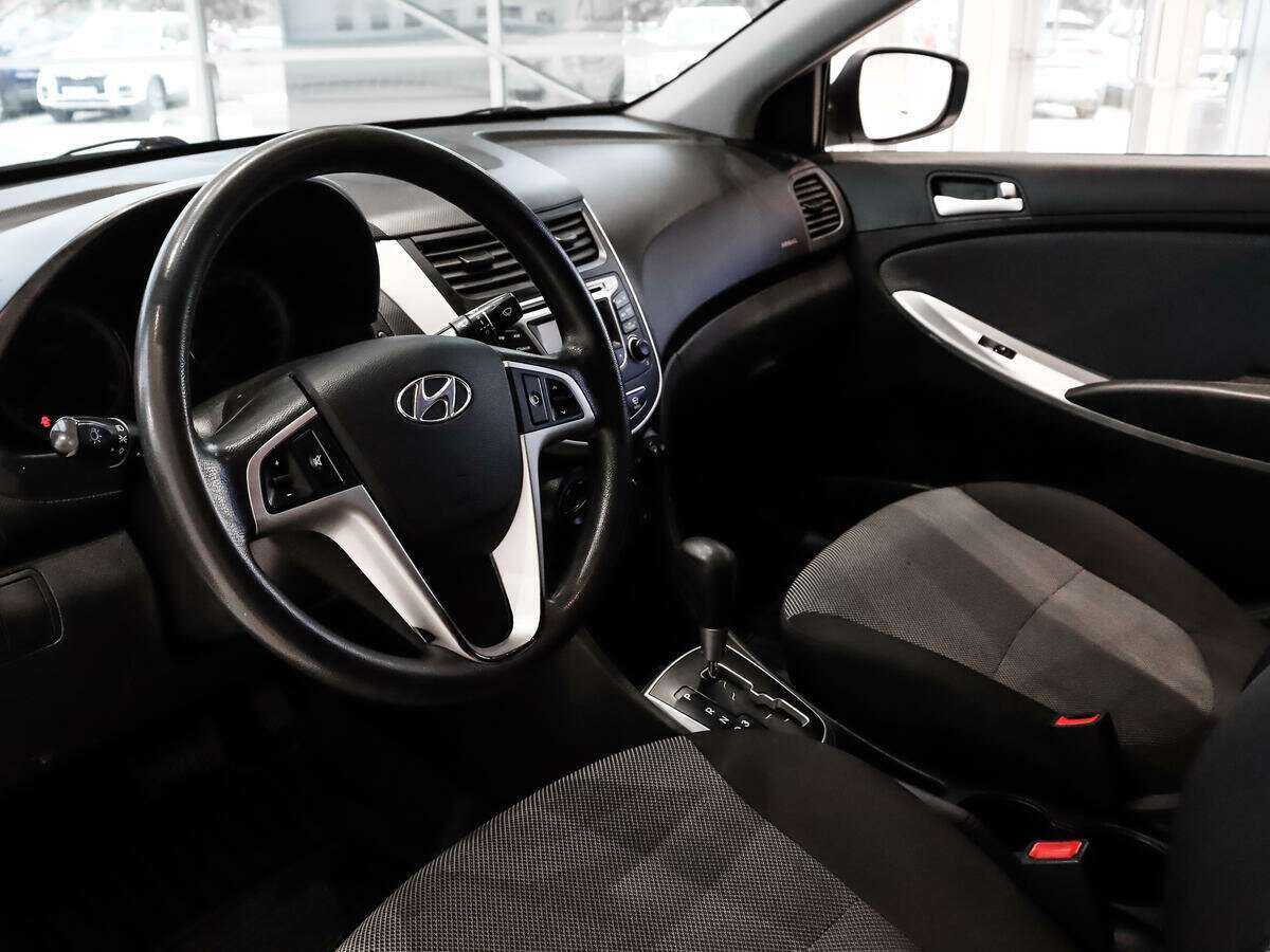 Купить Hyundai Solaris, 2012, 124 753 км, фото №9