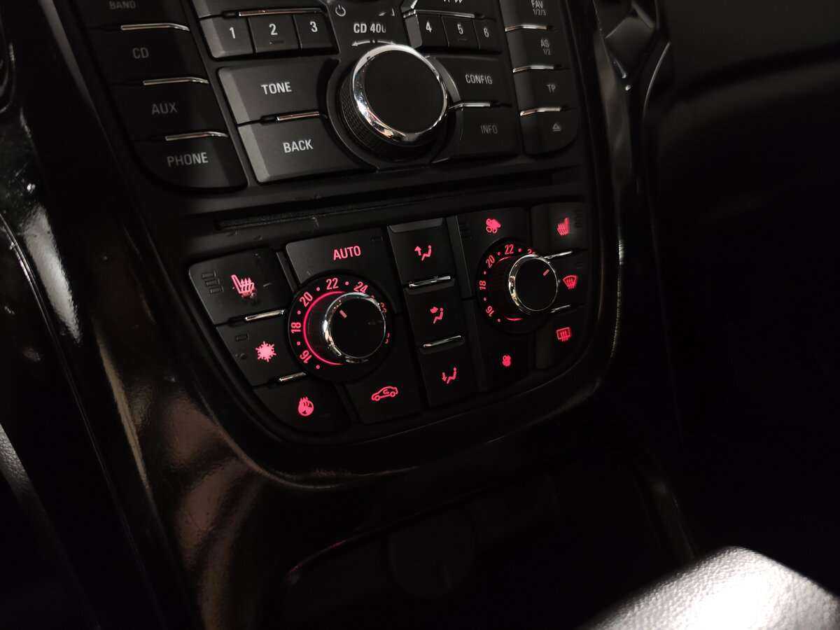 Купить Opel Astra, 2012, 220 000 км, фото №15