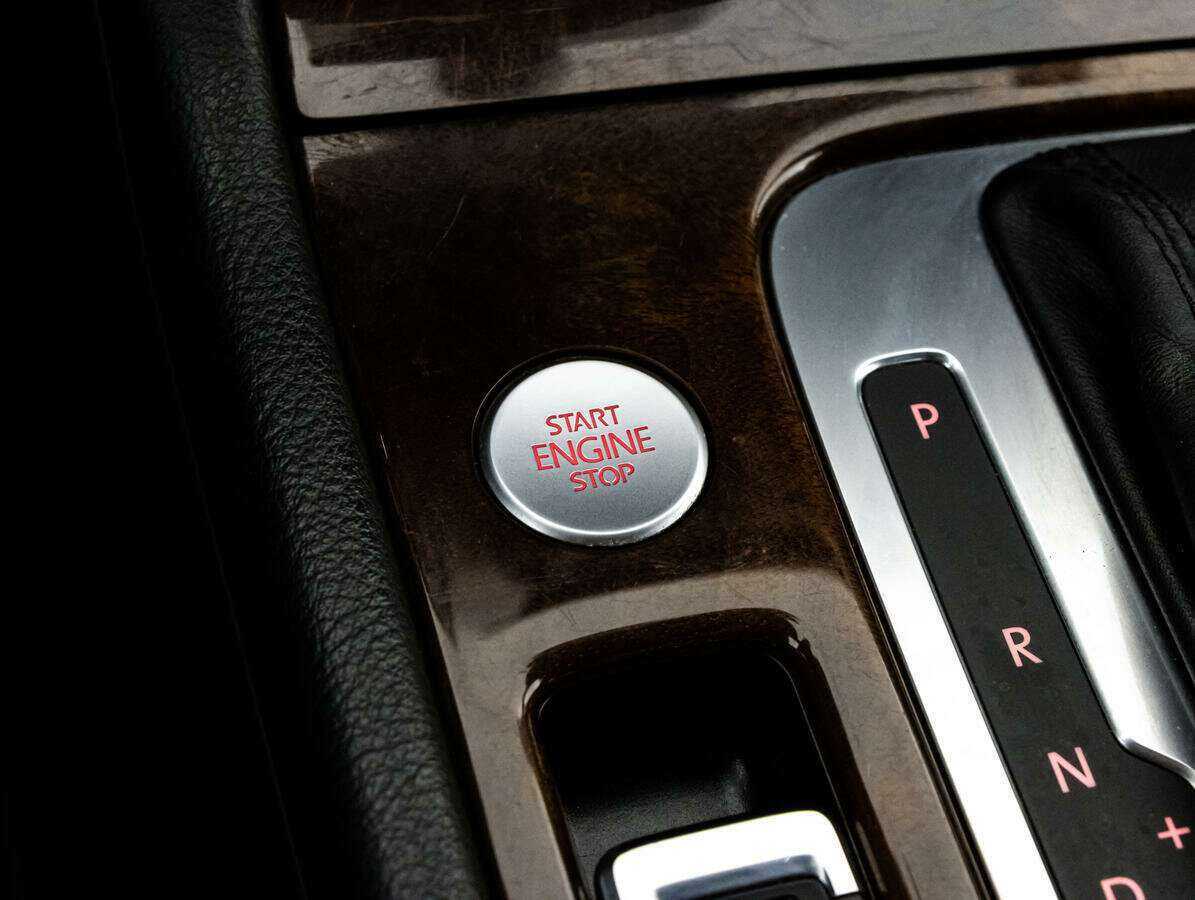 Купить Volkswagen Touareg, 2012, 229 375 км, фото №14