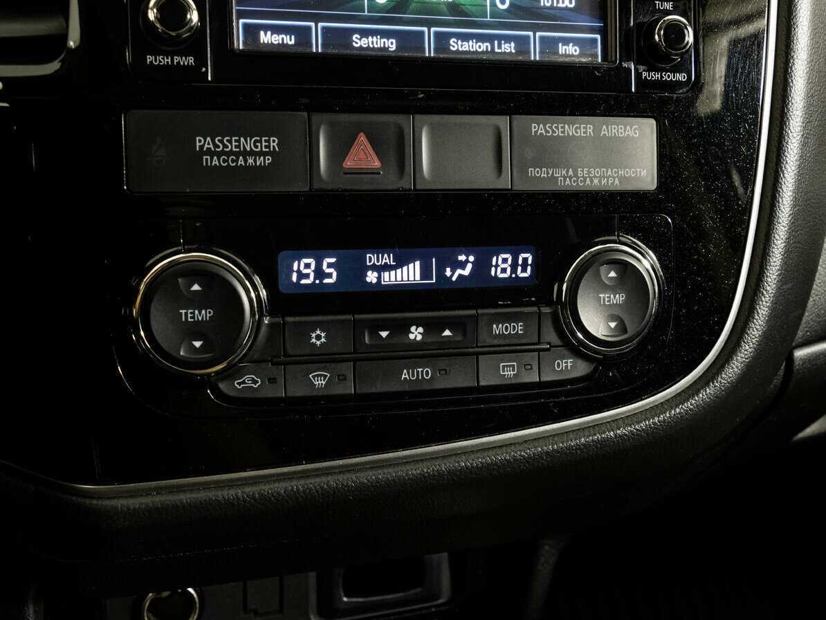 Купить Mitsubishi Outlander, 2017, 140 611 км, фото №15