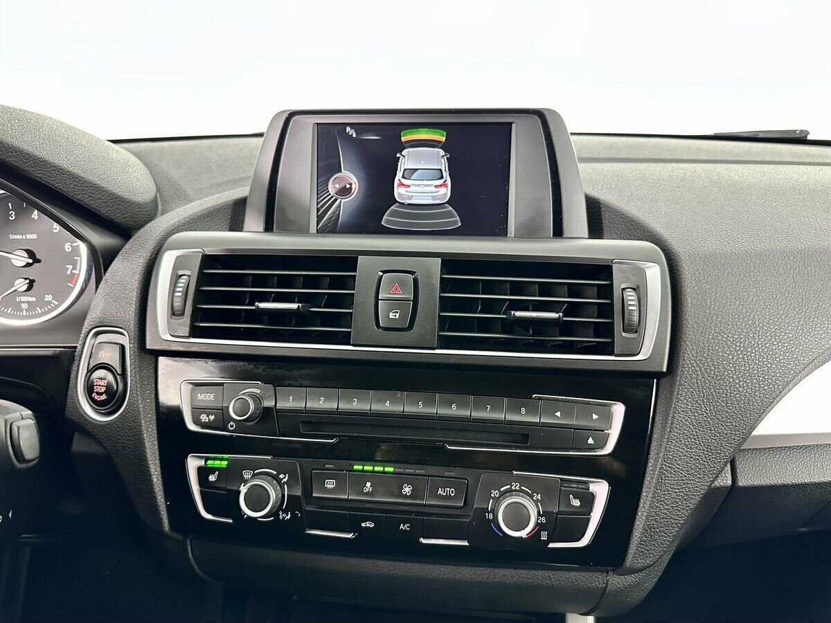 Купить BMW 1 серии 118i, 2017, 66 216 км, фото №12
