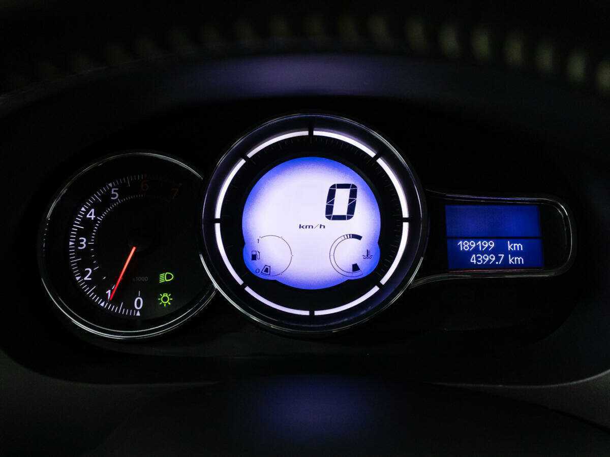 Купить Renault Fluence, 2013, 189 198 км, фото №12