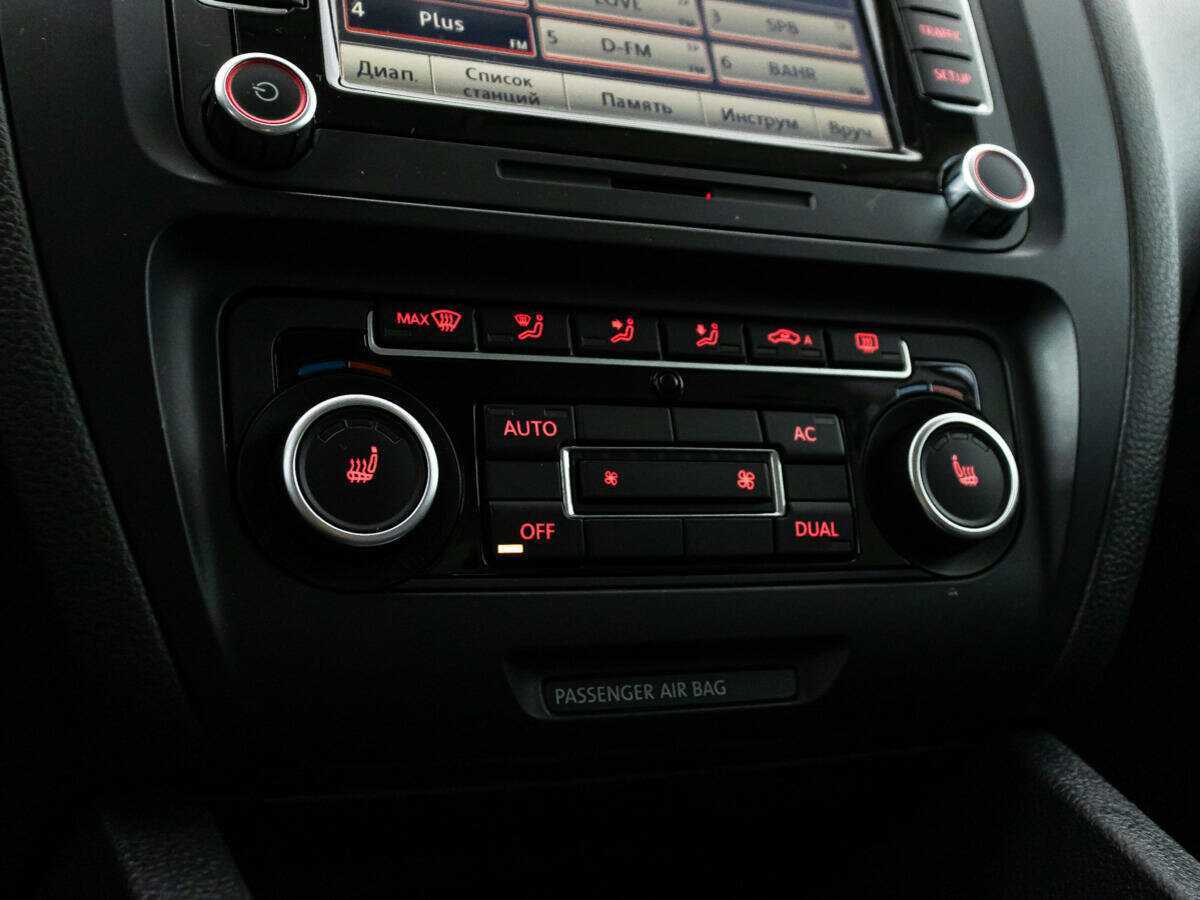 Купить Volkswagen Jetta, 2012, 197 967 км, фото №16