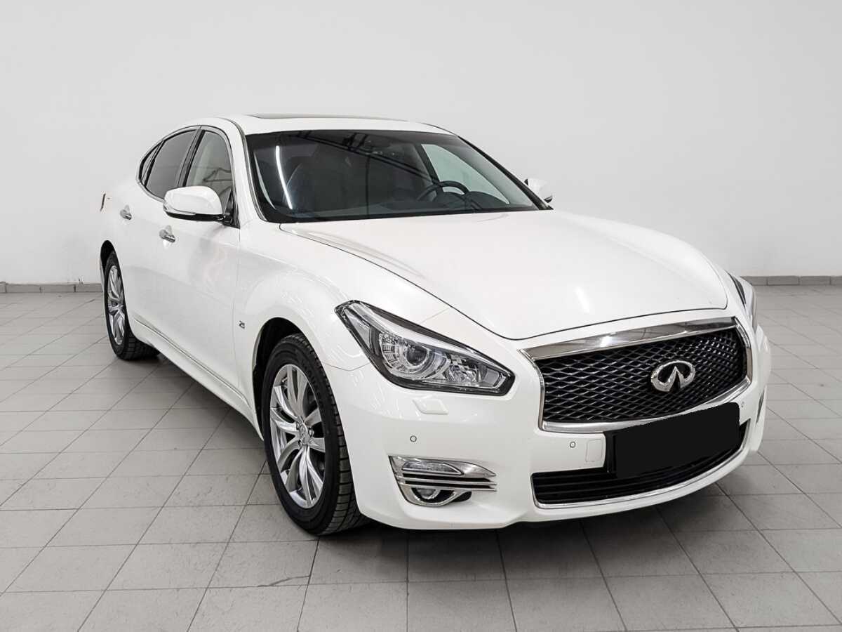 Infiniti Q70