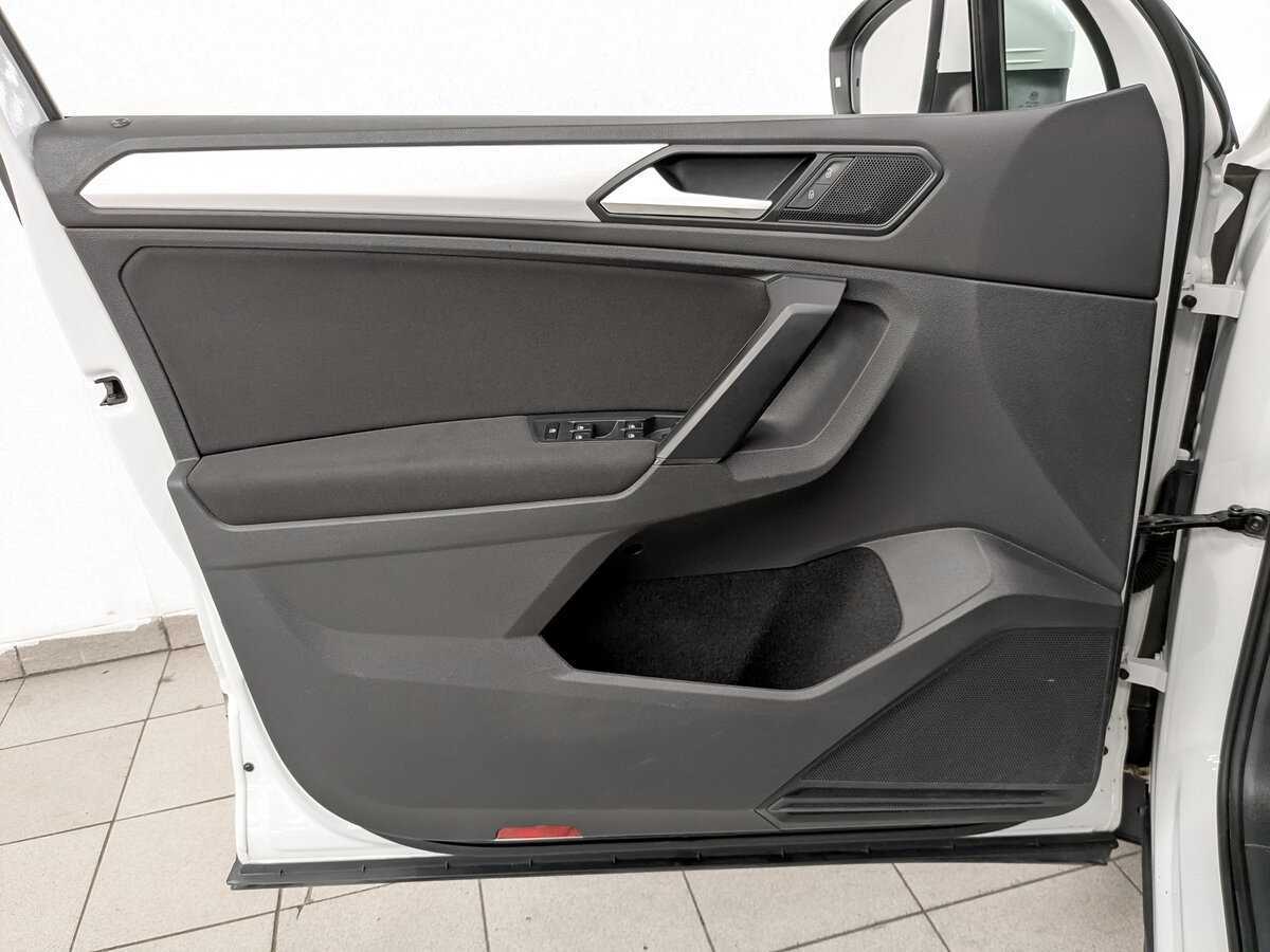Купить Volkswagen Tiguan, 2021, 125 676 км, фото №19
