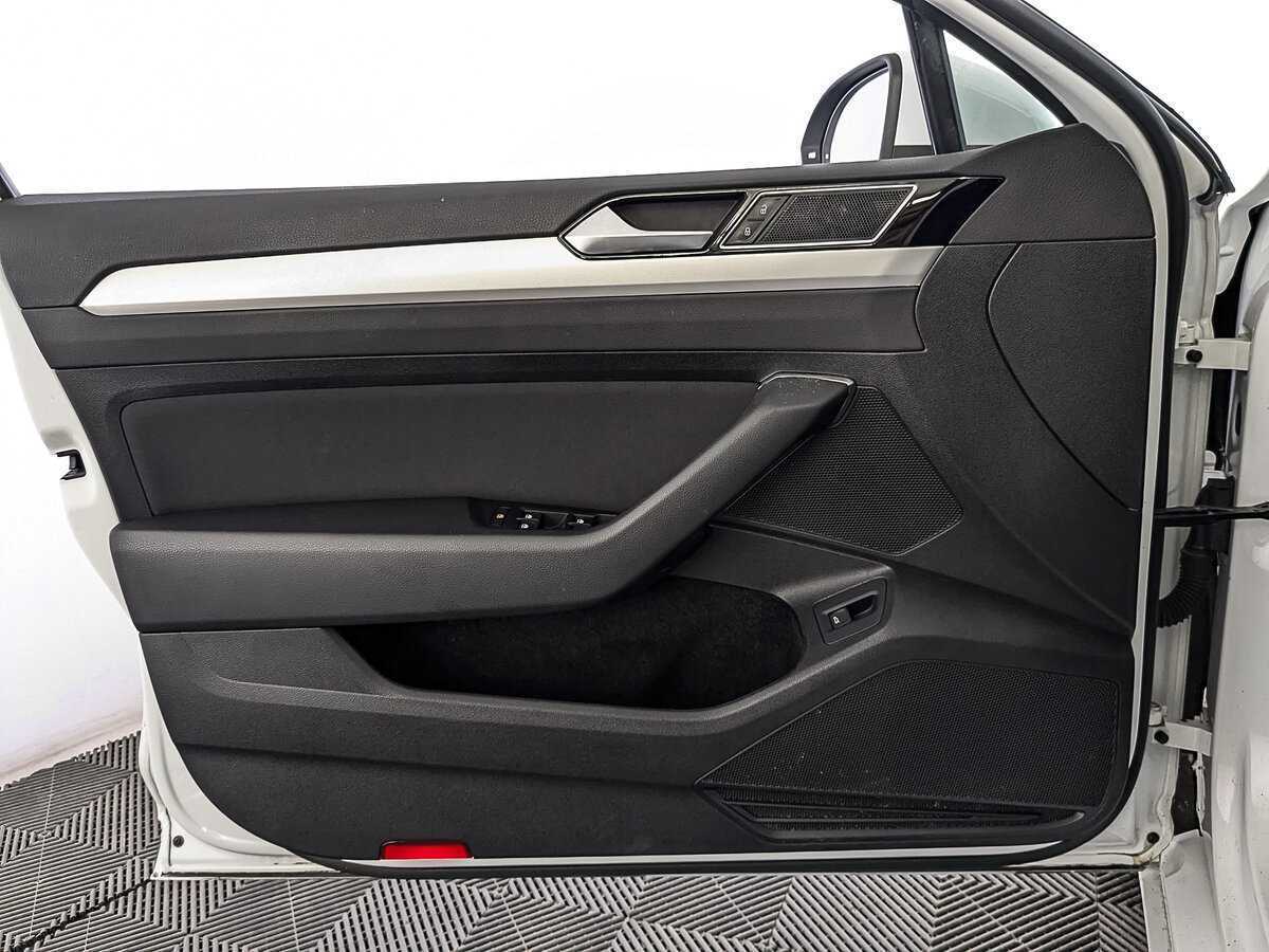 Купить Volkswagen Passat, 2019, 88 389 км, фото №19