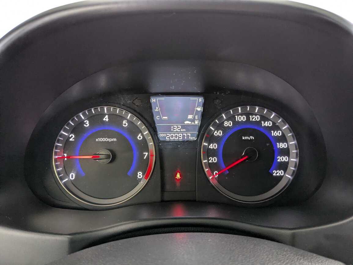 Купить Hyundai Solaris, 2013, 201 000 км, фото №14