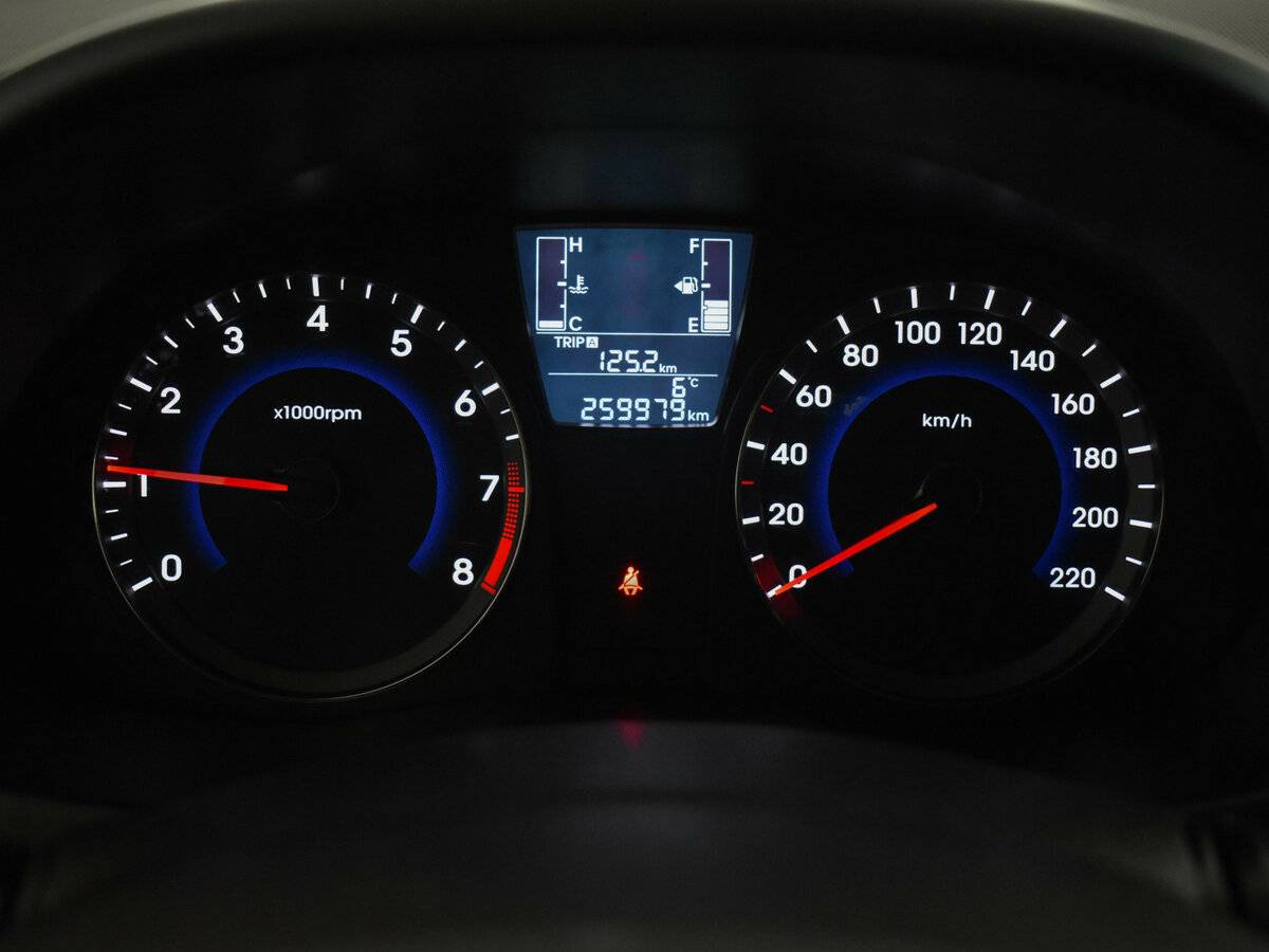 Купить Hyundai Solaris I Рестайлинг, 2016, 240 000 км, фото №15