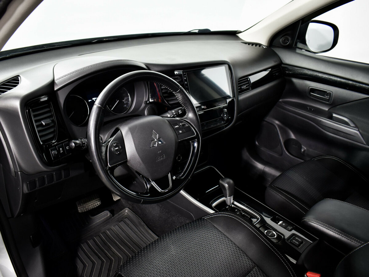 Купить Mitsubishi Outlander III Рестайлинг 3, 2018, 153 000 км, фото №7