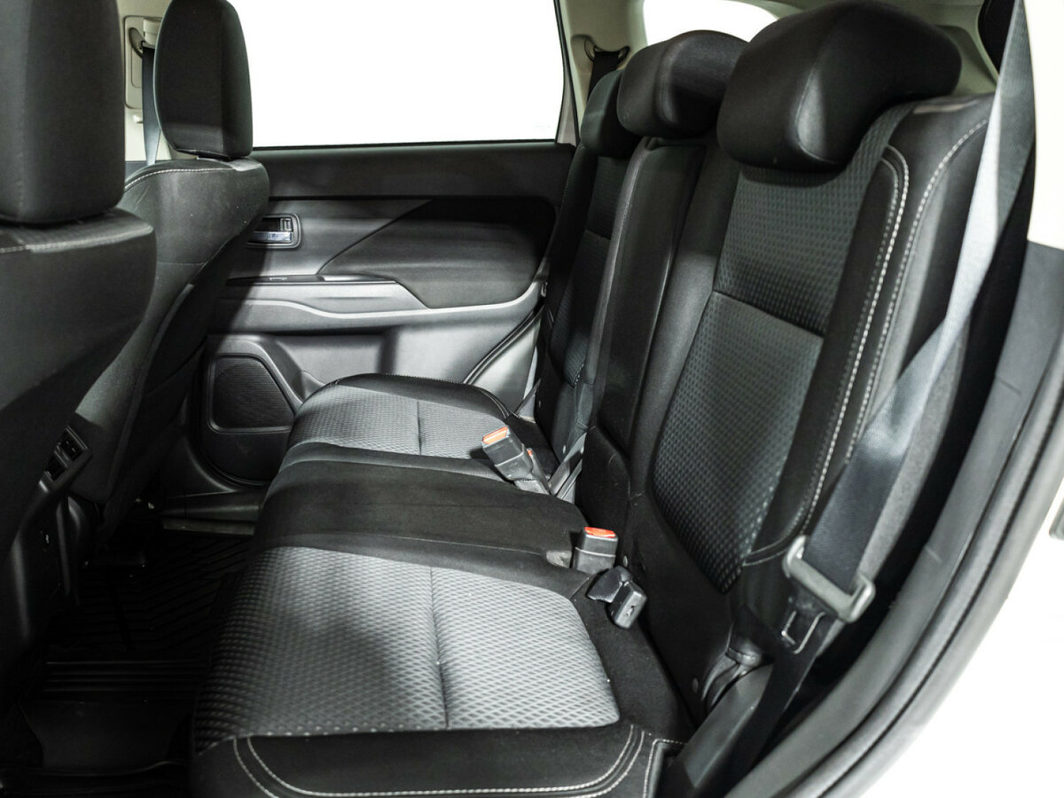 Купить Mitsubishi Outlander III Рестайлинг 3, 2018, 63 107 км, фото №8