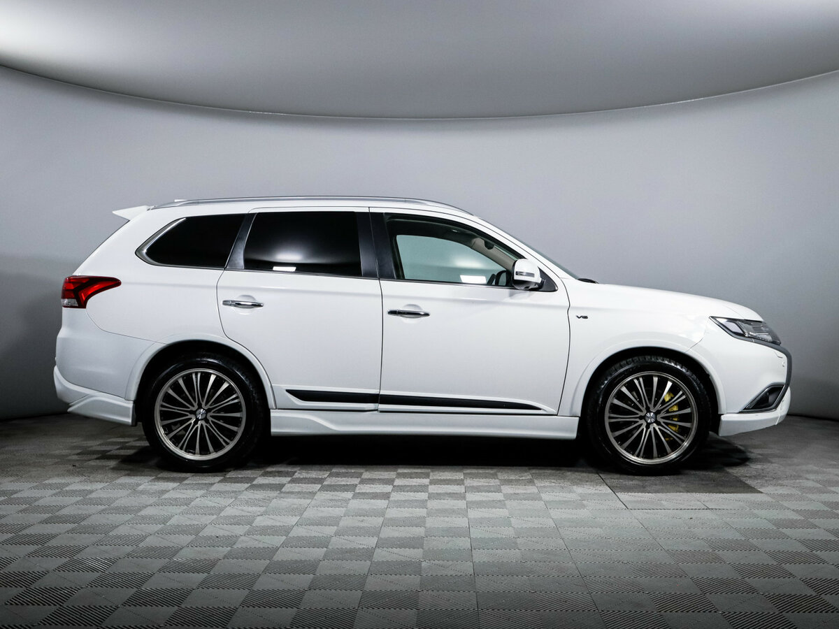 Купить Mitsubishi Outlander III Рестайлинг 3, 2018, 86 429 км, фото №4